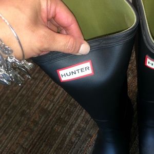Hunter Huntress Rain Boots US 8M/9F